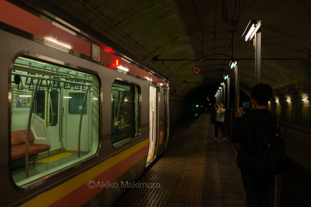 日本一のモグラ駅、上越線土合駅の下りホーム